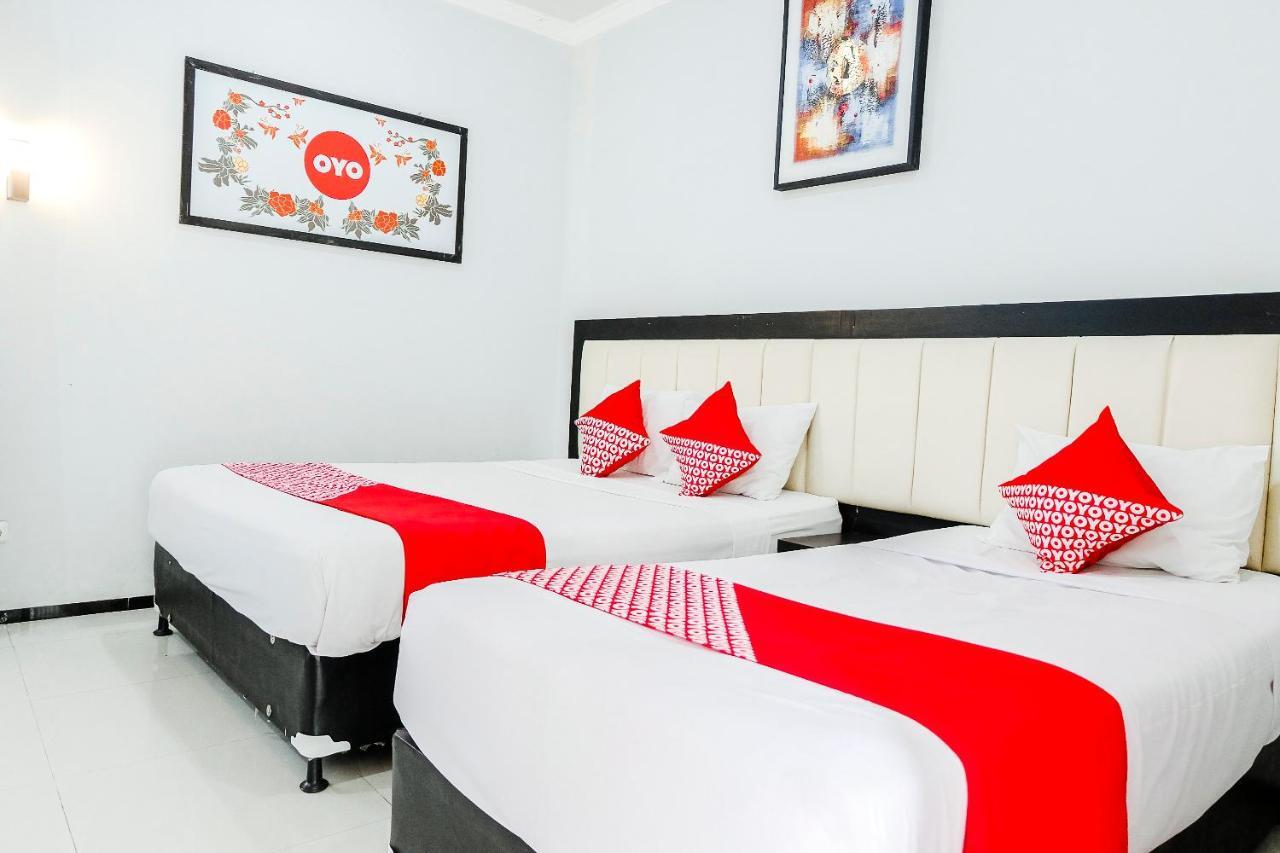 Oyo 803 Toetie Hotel Batu  Bagian luar foto