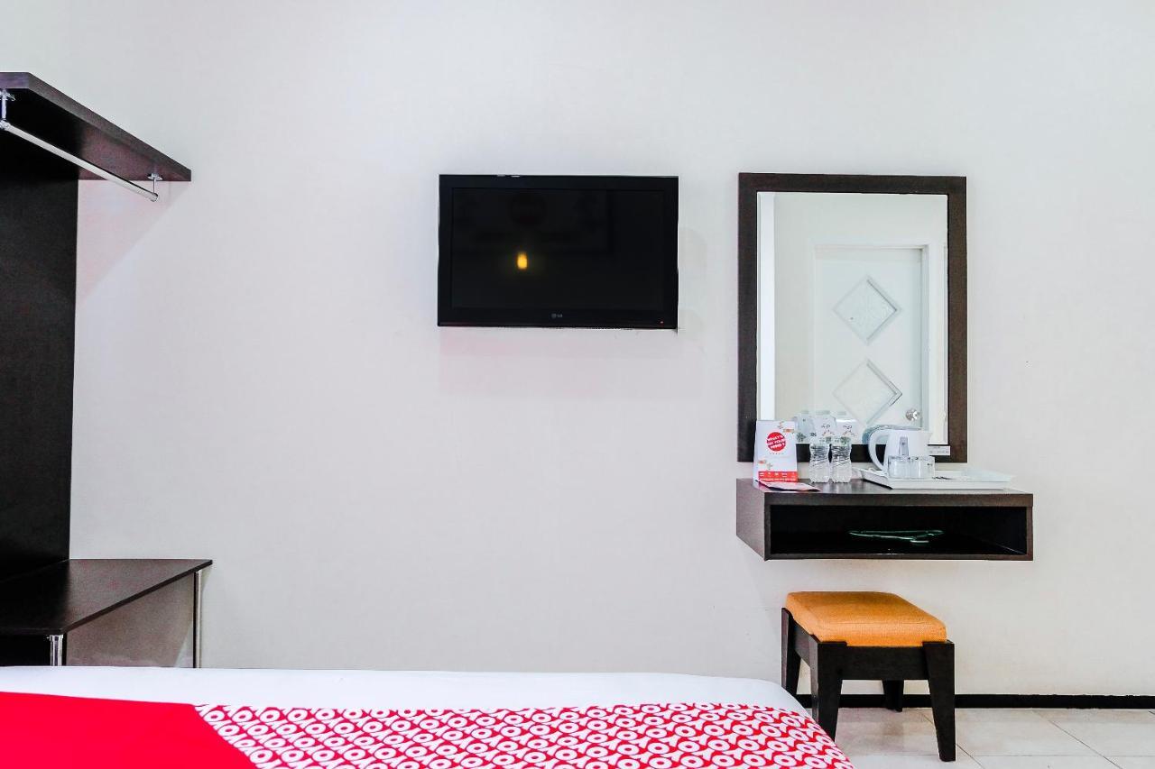 Oyo 803 Toetie Hotel Batu  Bagian luar foto