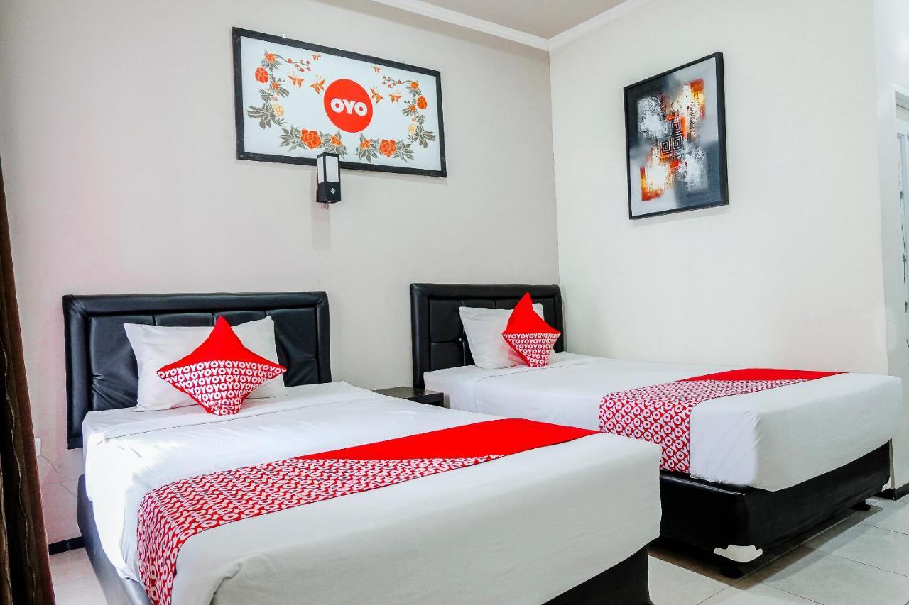 Oyo 803 Toetie Hotel Batu  Bagian luar foto