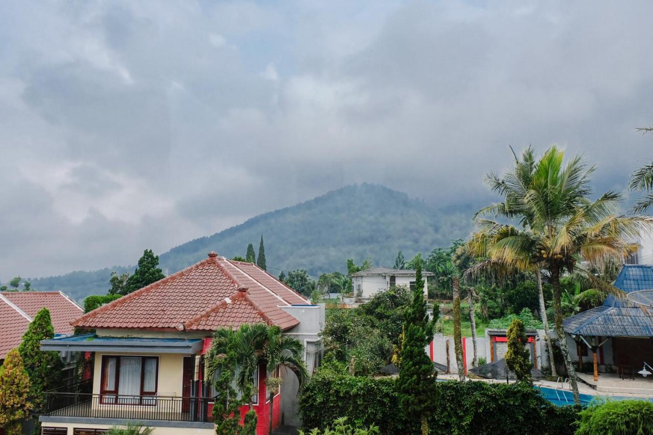 Oyo 803 Toetie Hotel Batu  Bagian luar foto