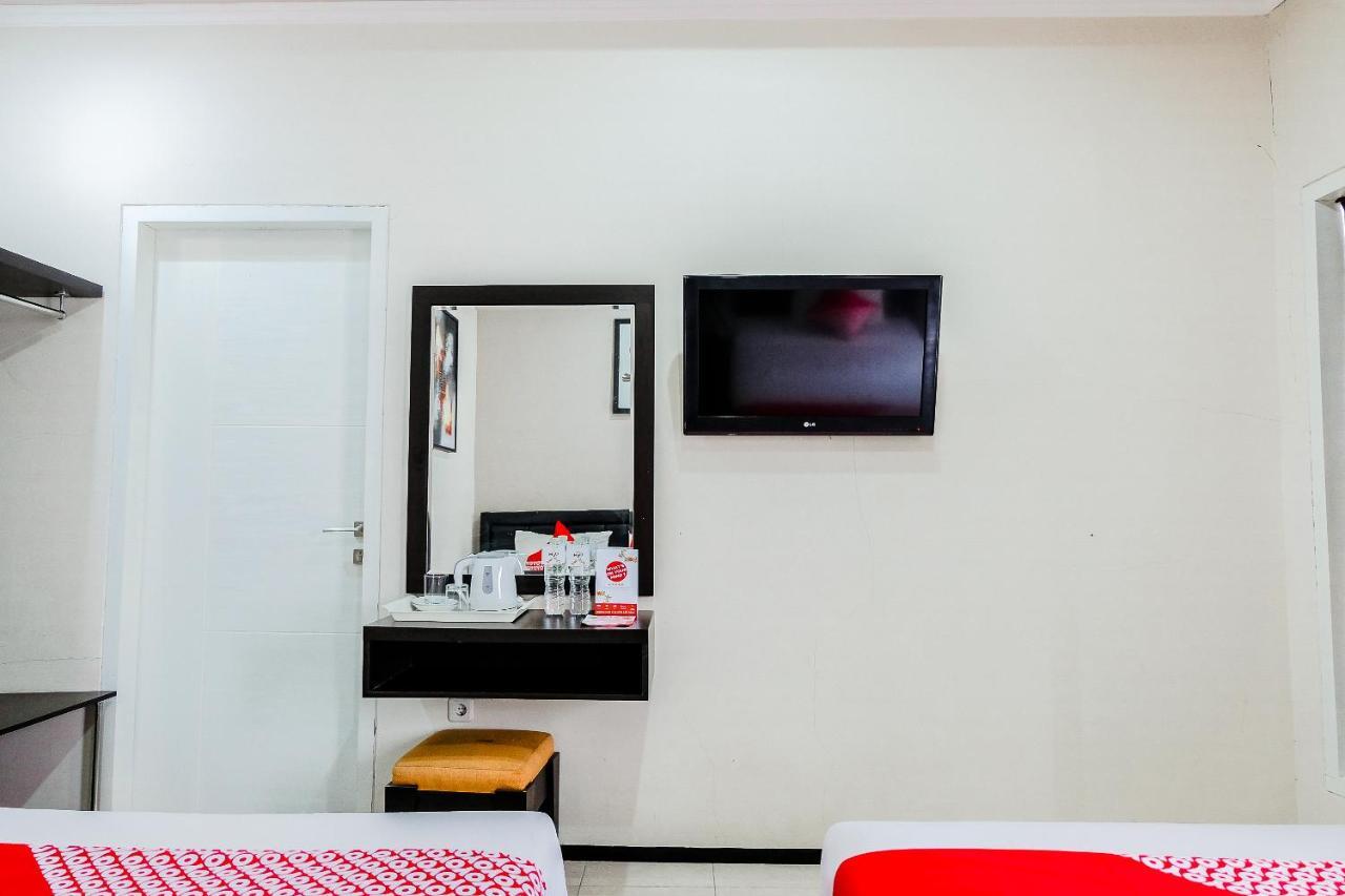 Oyo 803 Toetie Hotel Batu  Bagian luar foto
