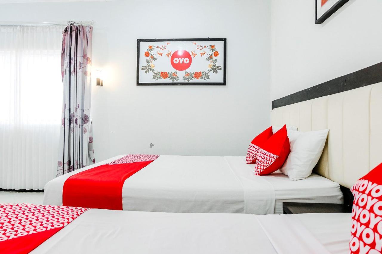 Oyo 803 Toetie Hotel Batu  Bagian luar foto