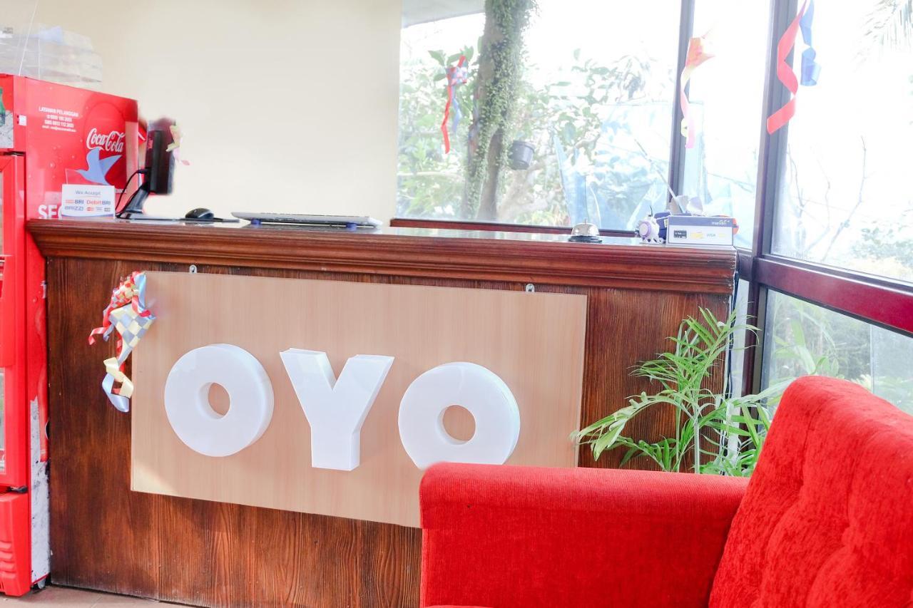 Oyo 803 Toetie Hotel Batu  Bagian luar foto