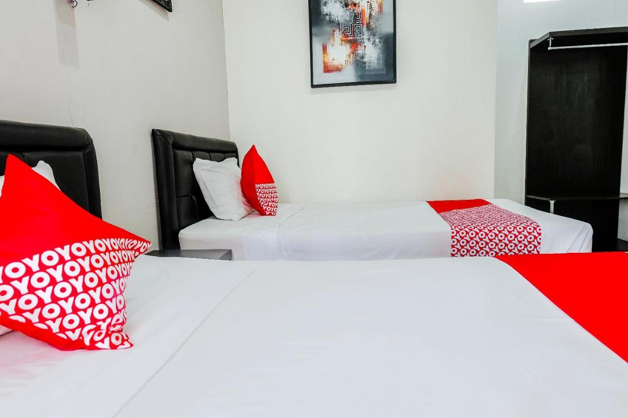 Oyo 803 Toetie Hotel Batu  Bagian luar foto