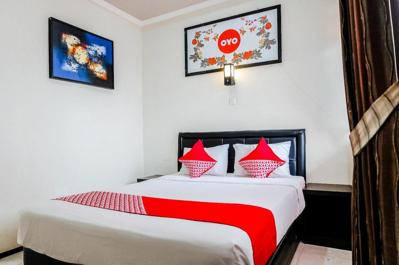 Oyo 803 Toetie Hotel Batu  Bagian luar foto