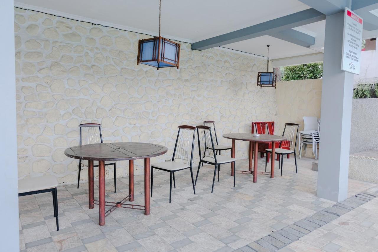 Oyo 803 Toetie Hotel Batu  Bagian luar foto